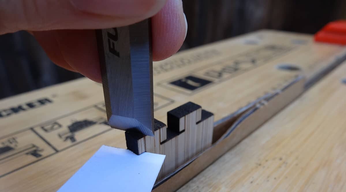 How to Sharpen a Chisel (and Other Tools) on a Bench Grinder