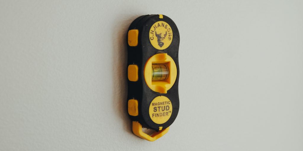 How Does a Stud Finder Work? Let's Find Out Together